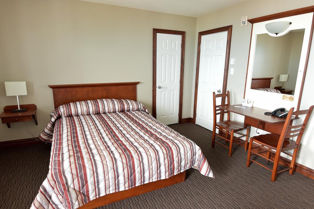 Auberge Sur Mer Charlevoix Saint-Simeon  Ruang foto