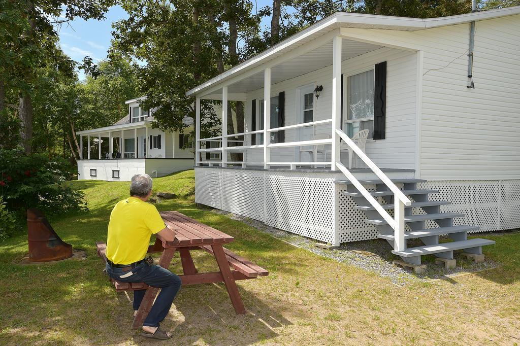 Auberge Sur Mer Charlevoix Saint-Simeon  Ruang foto