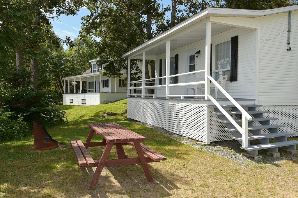 Auberge Sur Mer Charlevoix Saint-Simeon  Bagian luar foto