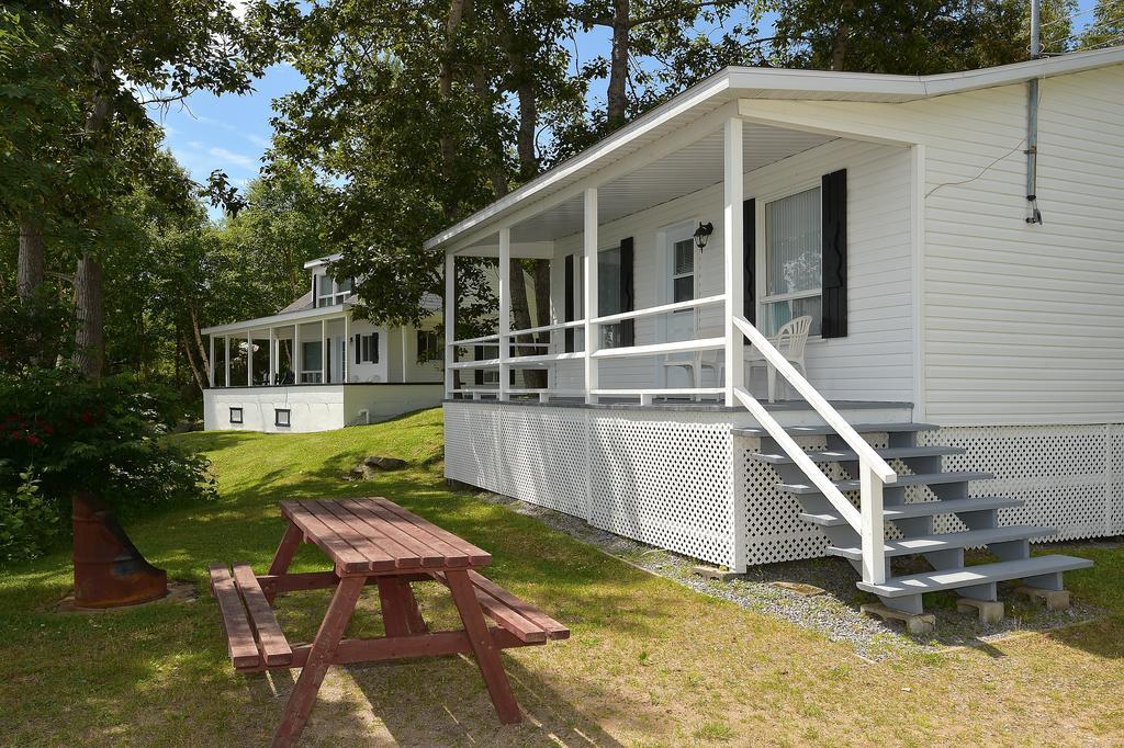 Auberge Sur Mer Charlevoix Saint-Simeon  Bagian luar foto