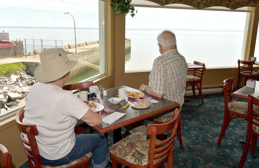 Auberge Sur Mer Charlevoix Saint-Simeon  Bagian luar foto