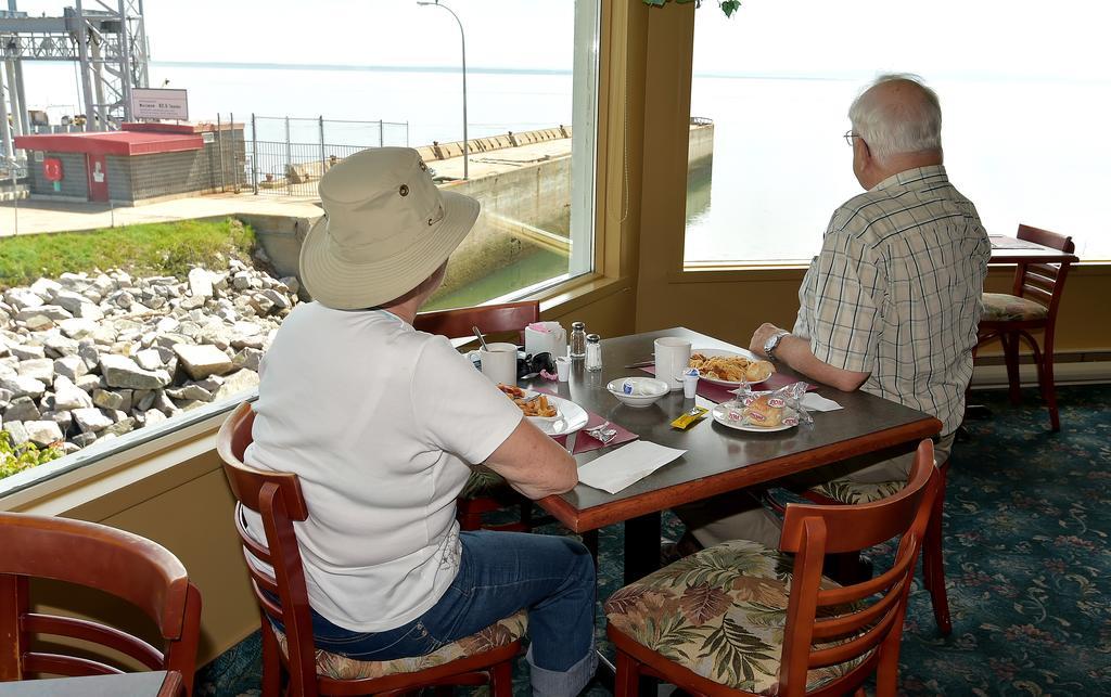 Auberge Sur Mer Charlevoix Saint-Simeon  Bagian luar foto