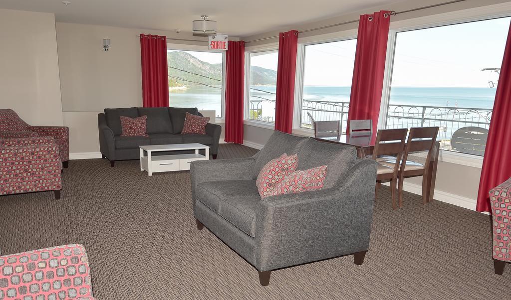 Auberge Sur Mer Charlevoix Saint-Simeon  Ruang foto