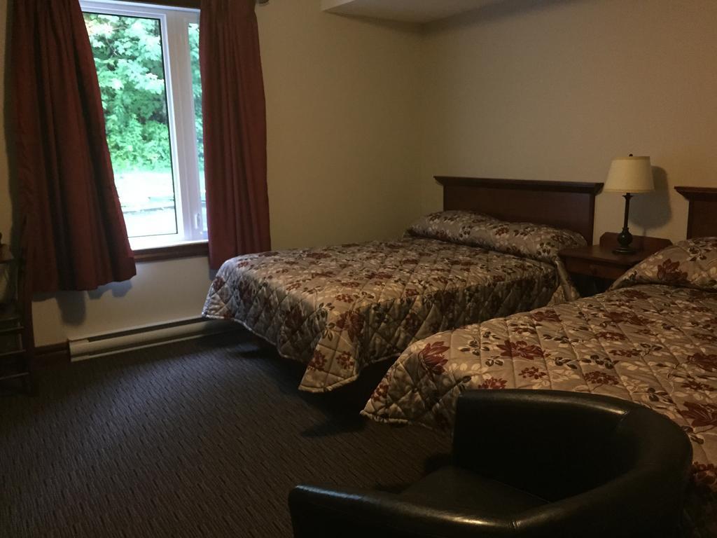 Auberge Sur Mer Charlevoix Saint-Simeon  Bagian luar foto